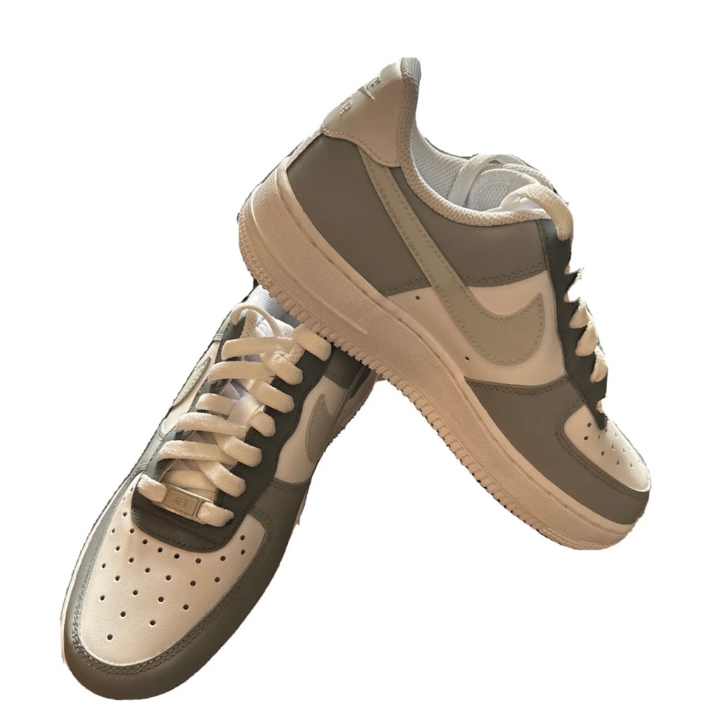 NIKE AIR FORCE 1 LE (GS) 6Y NWT - Picture 3 of 11